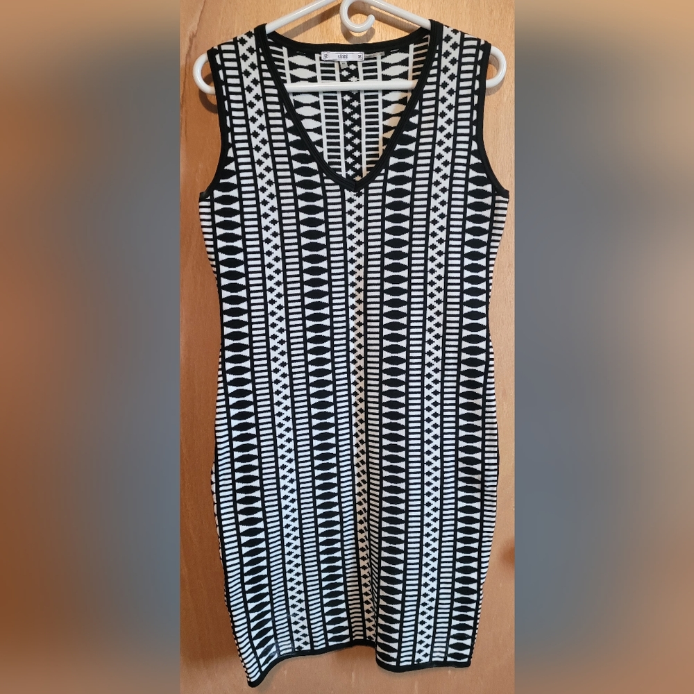 Sioni Sleeveless Stretch Knit Midi Dress Medium Black And White